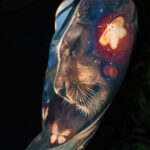 Lion sleeve